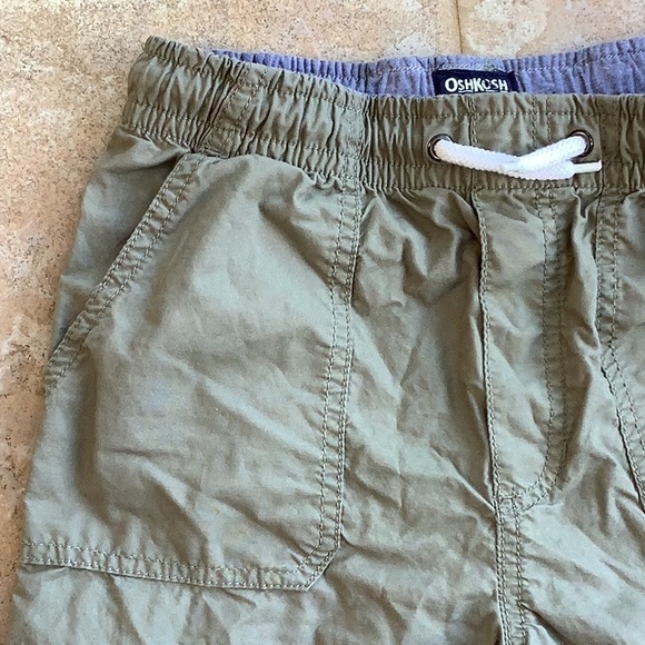 💥 Sz12 boys Oshkosh elastic pull on shorts green khaki - Picture 3 of 10